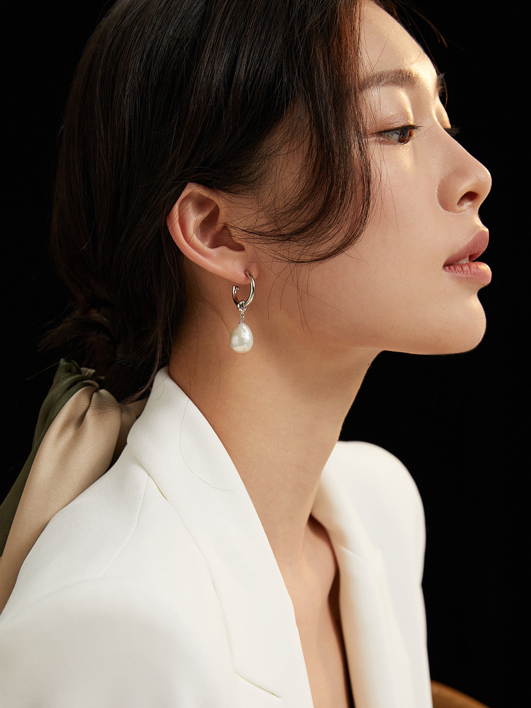 Baroque pearl earrings