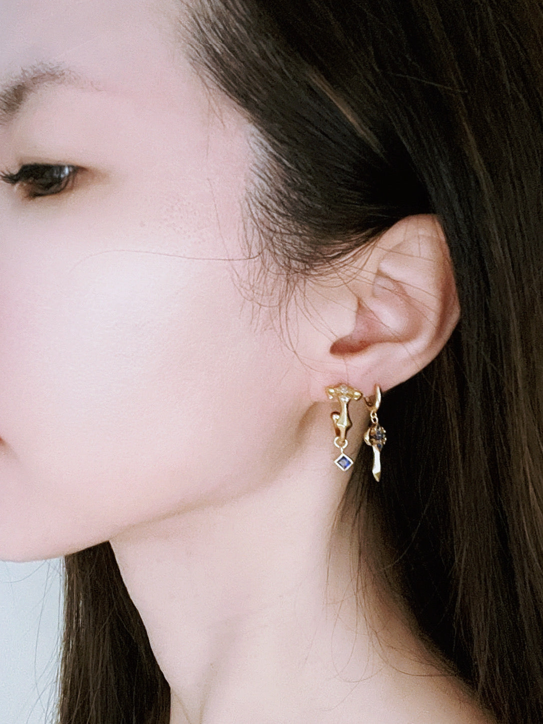 Cross asymmetrical earrings