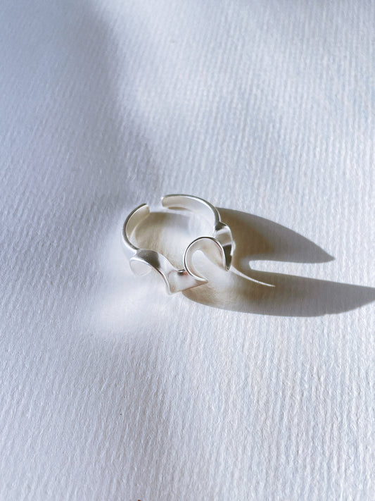 Irregular Curved Ring