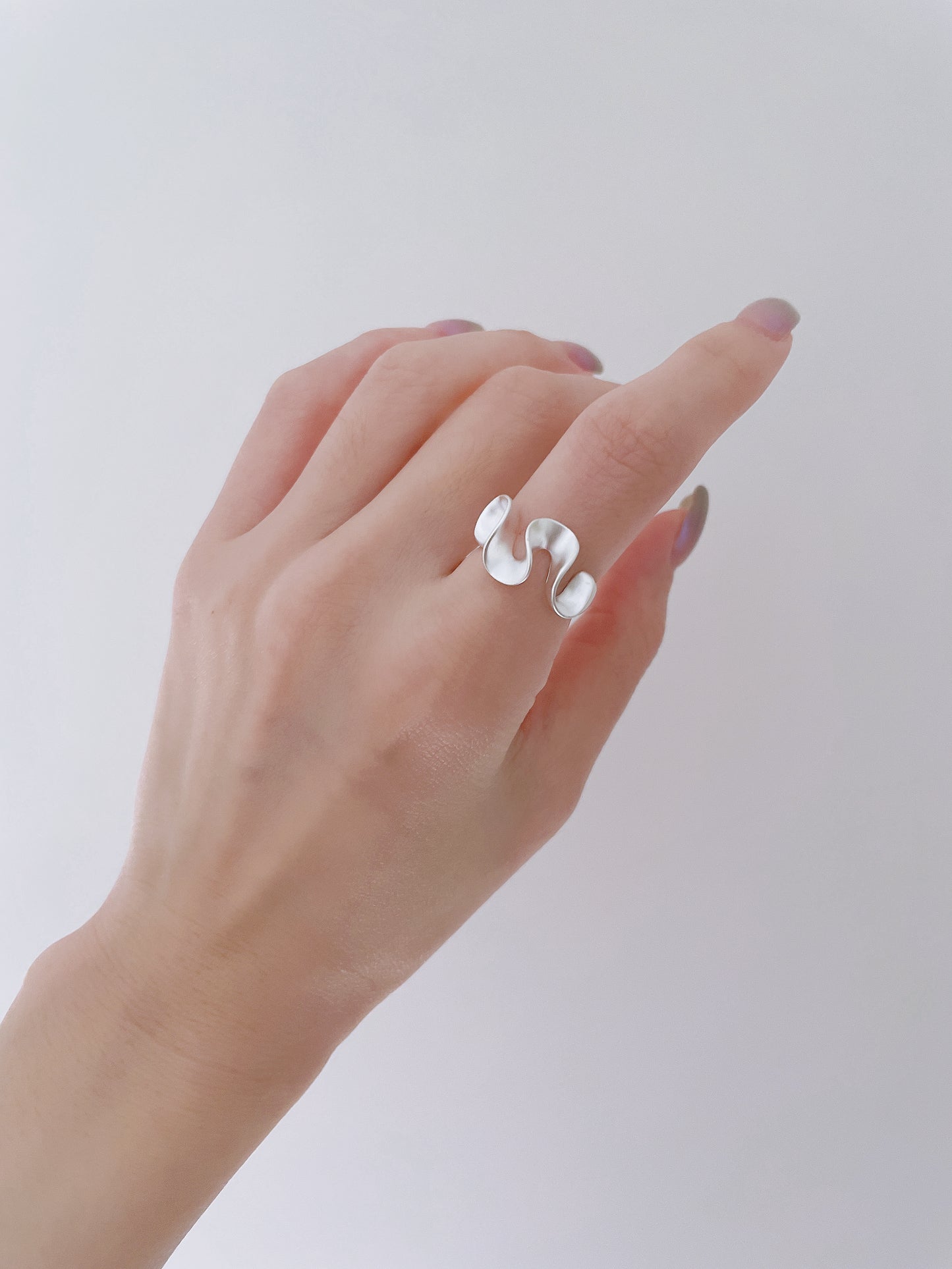 Irregular Curved Ring