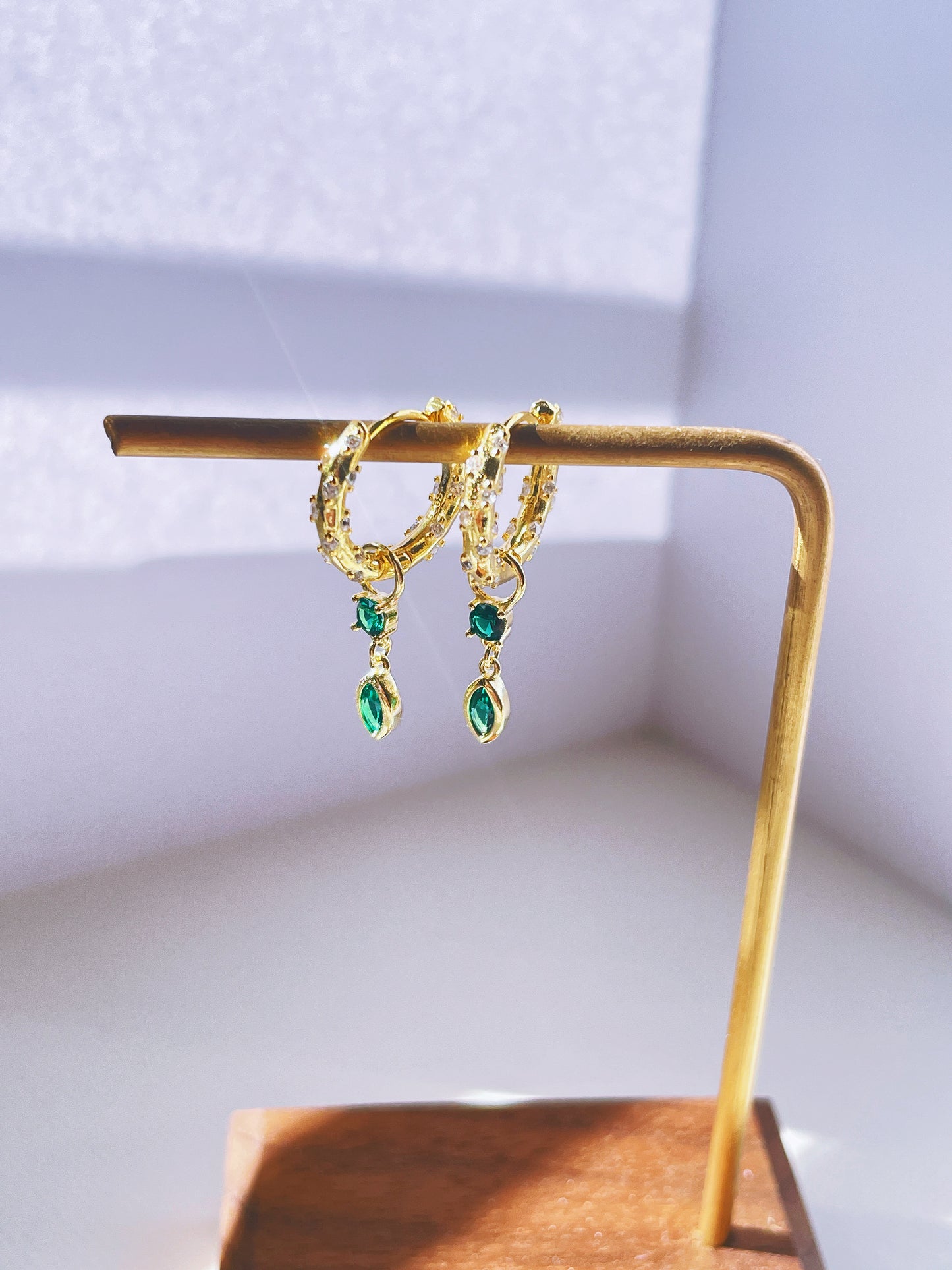 Zircon hoops