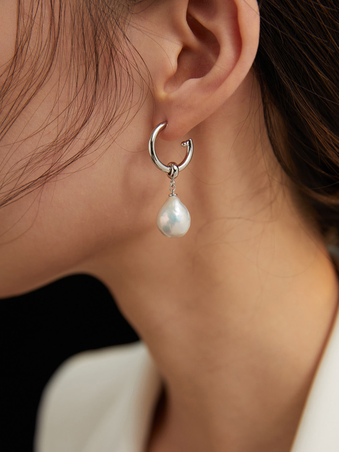 Baroque pearl earrings