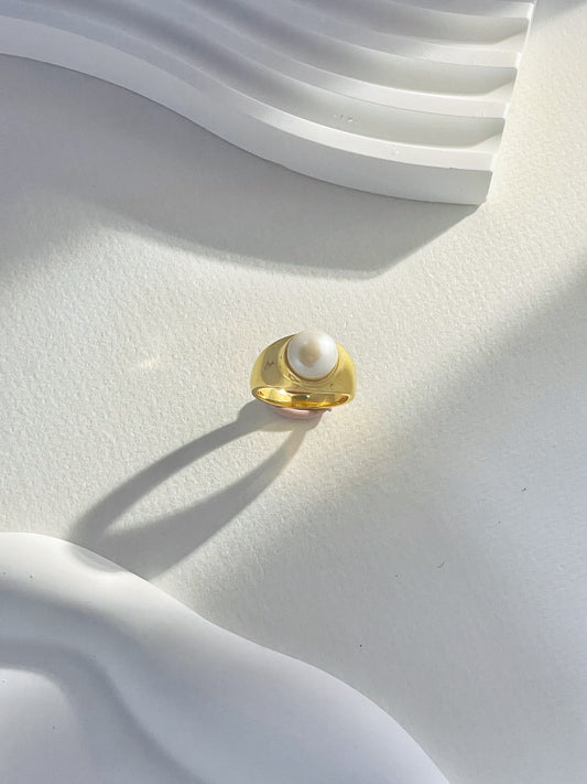 Natural pearl ring